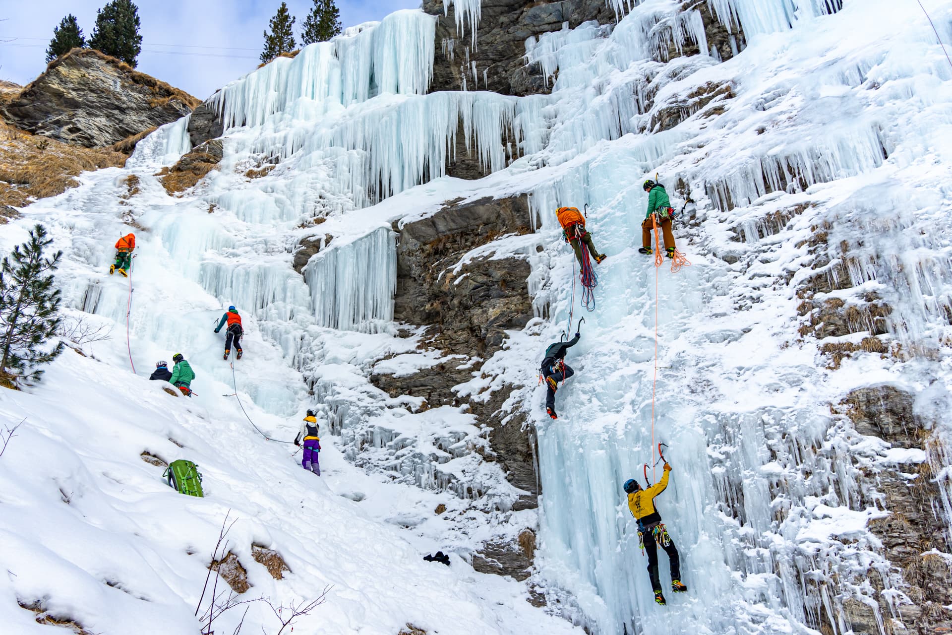 Eisklettern am "ICE AGE" Grischa Mountain Festival